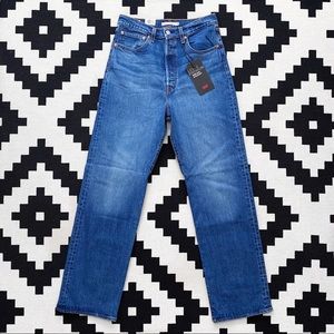 🌟BRAND NEW🌟 LEVI’S RIBCAGE STRAIGHT JEANS